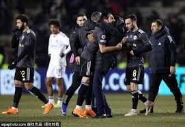 炸弹不是万能，对吗？（炸弹并不能解决一切问题，对吧？）